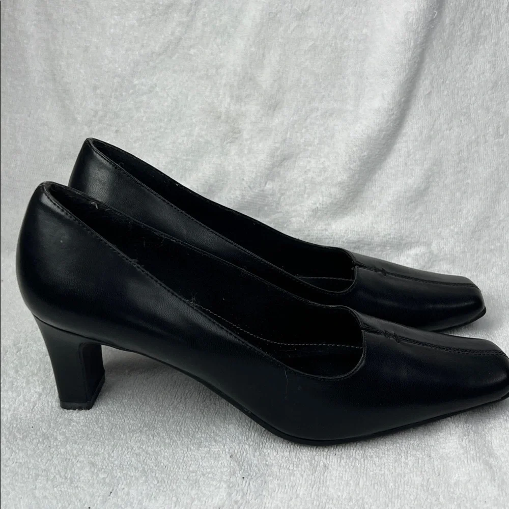 Life Stride Black Square Toe Heels- sticker removed from interior shoe - Picture 2 of 6
